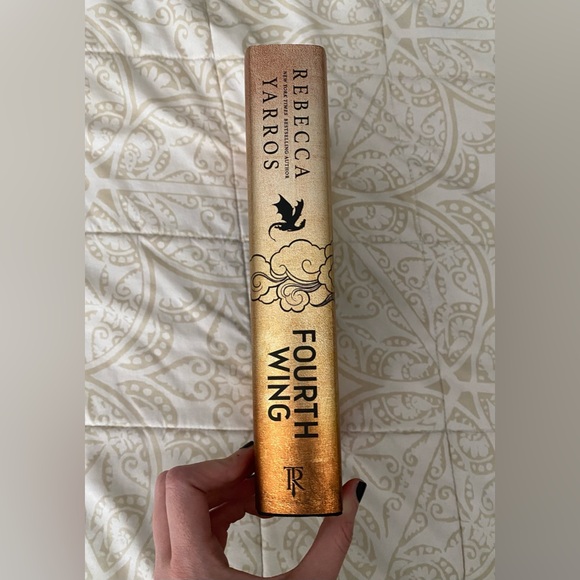 Fourth Wing Hardcover by Rebecca Yarros - Picture 2 of 5